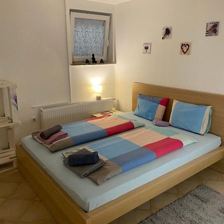 Room Julija Zirovnica Luaran gambar