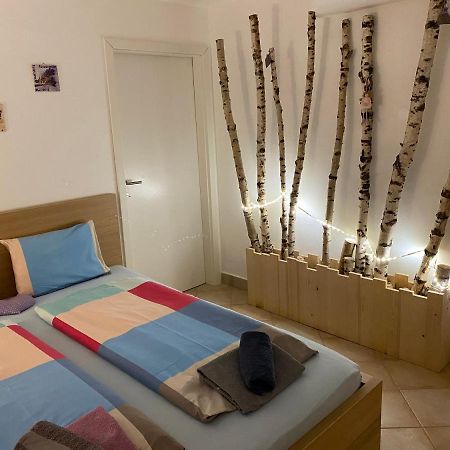 Room Julija Zirovnica Luaran gambar