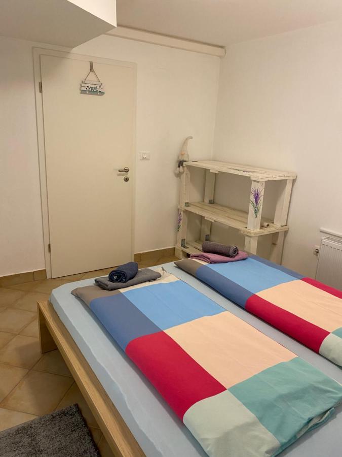 Room Julija Zirovnica Luaran gambar