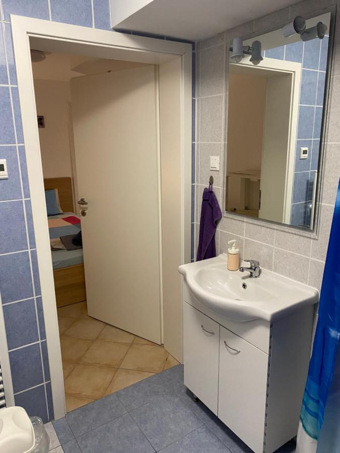 Room Julija Zirovnica Luaran gambar
